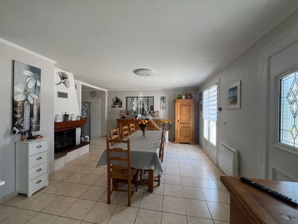 A vendre MAISON  5 PIECES 117 M2 BORD DE MER LONGEVILLE SUR MER