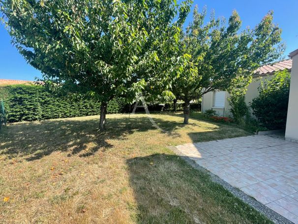 A vendre MAISON  5 PIECES 108 M2  ANGLES