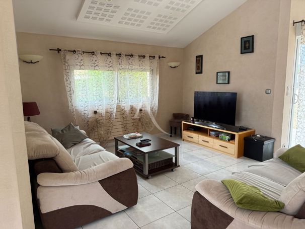A vendre MAISON  5 PIECES 130 M2 BORD DE MER TALMONT SAINT HILAIRE