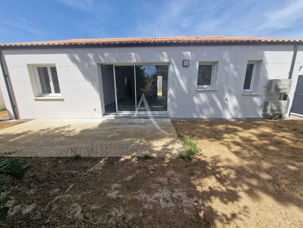 A vendre MAISON  5 PIECES 91 M2 BORD DE MER TALMONT SAINT HILAIRE