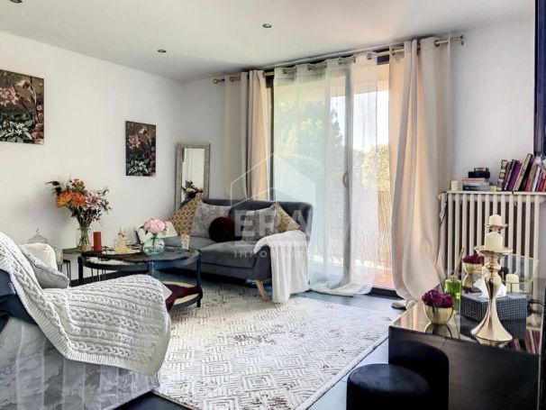 A louer APPARTEMENT T3 56 M2 TERRASSE BORD DE MER CAGNES SUR MER