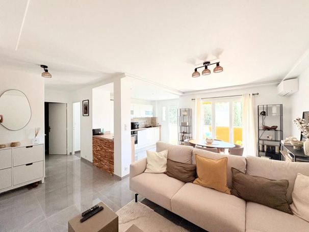 A louer APPARTEMENT T2 50 M2 BORD DE MER CAGNES SUR MER