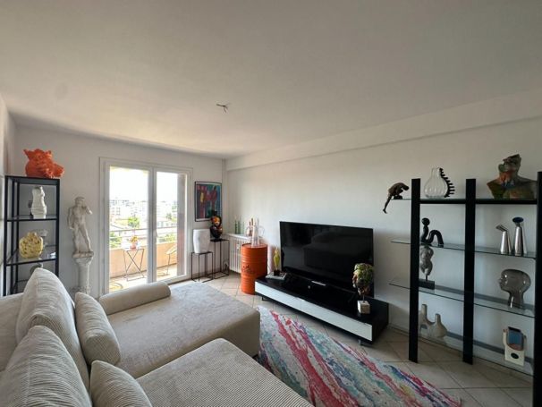 A louer APPARTEMENT T3 56 M2 BORD DE MER CAGNES SUR MER