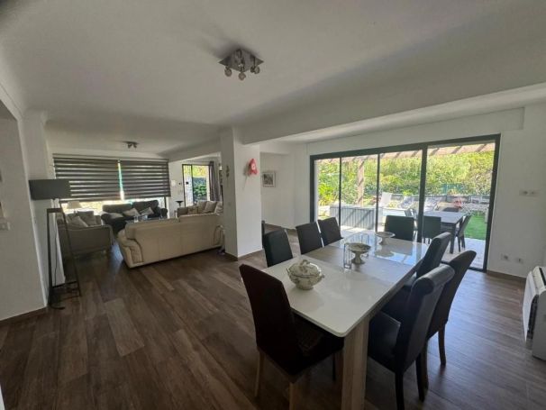A louer MAISON  CONTEMPORAINE VUE MER CANNES