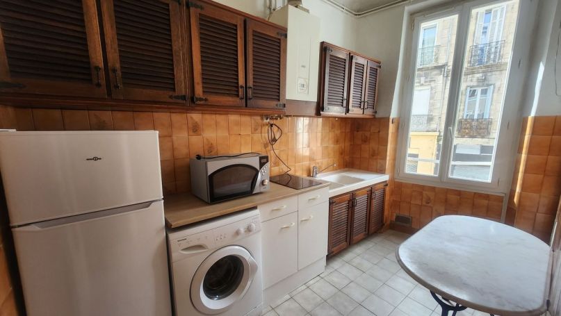 A louer APPARTEMENT T2 45 M2  MARSEILLE 4EME