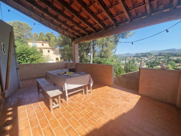 A louer MAISON  7 PIECES 160 M2  LA PENNE SUR HUVEAUNE