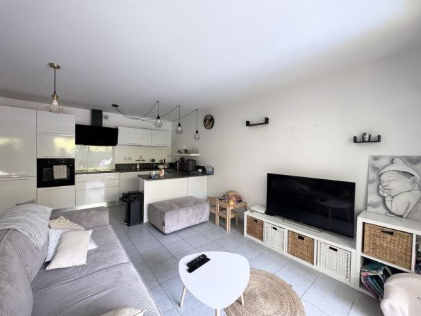 A louer APPARTEMENT T3 64 M2  MARSEILLE 13EME