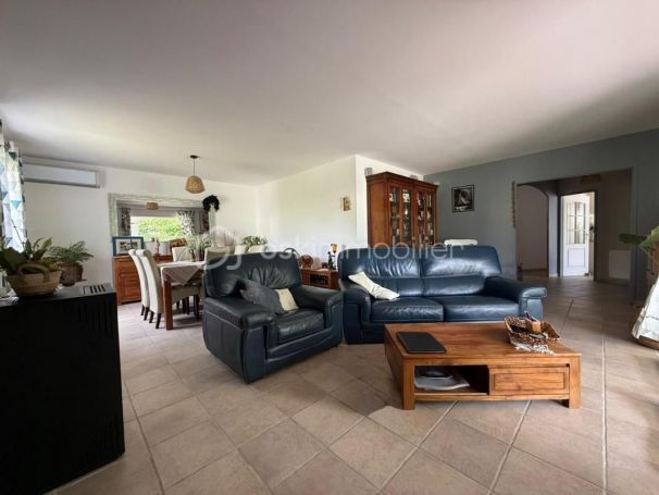 A louer MAISON  5 PIECES 125 M2  POUZOLLES