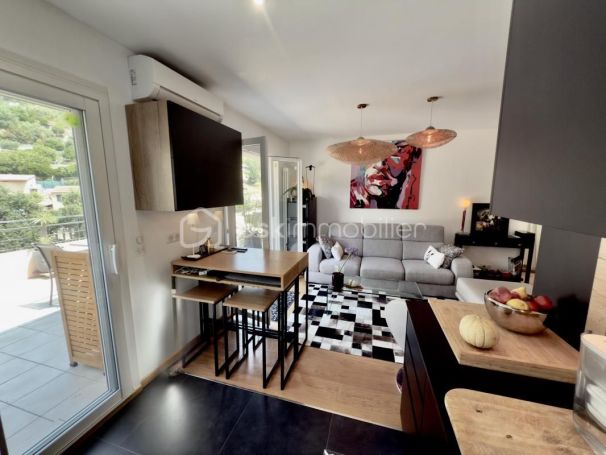A louer APPARTEMENT T3 59 M2 TERRASSE BORD DE MER MENTON