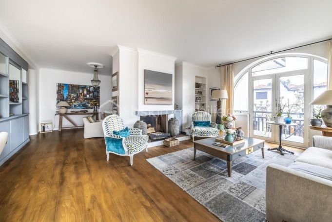 A louer APPARTEMENT DE PRESTIGE T5 189 M2 TERRASSE PIEDS DANS L'EAU SAINT JEAN DE LUZ