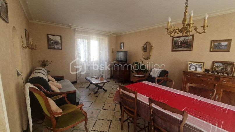 A vendre LONGèRE  3 PIECES 81 M2  PETIT MARS