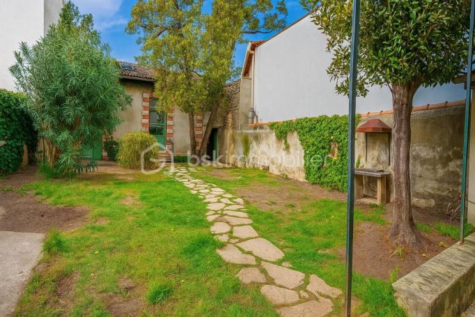 A louer MAISON  DE MAîTRE  NIMES