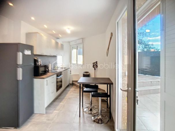 A louer STUDIO  26 M2 TERRASSE BORD DE MER PIETROSELLA