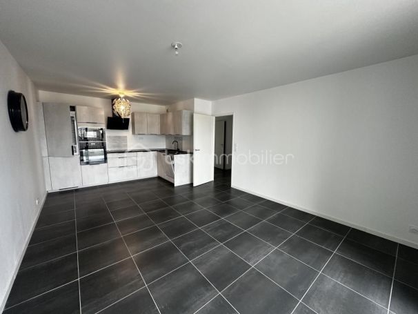 A louer APPARTEMENT T3 62 M2  BORDEAUX