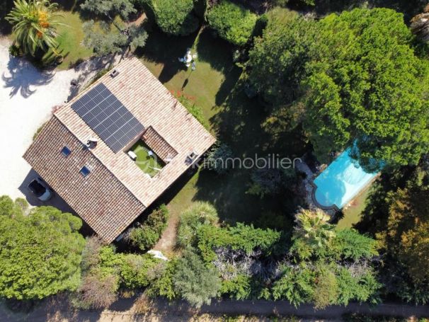 A louer MAISON  6 PIECES 242 M2 BORD DE MER SAINT CYR SUR MER