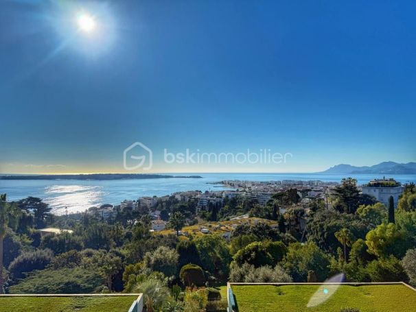 A louer APPARTEMENT T4 126 M2 TERRASSE VUE MER CANNES