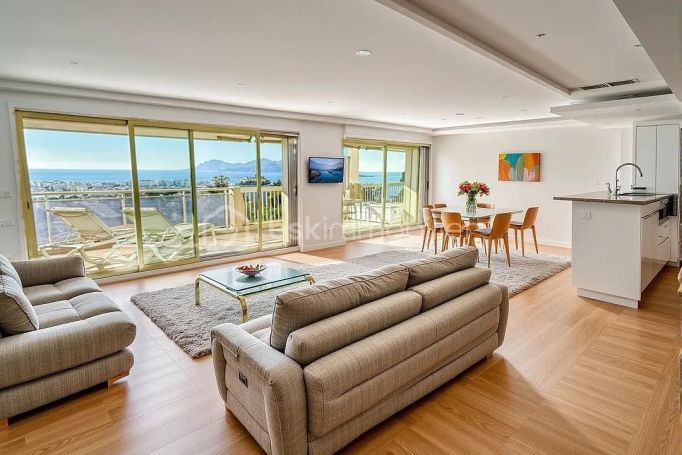 A louer APPARTEMENT T4 126 M2 TERRASSE VUE MER CANNES