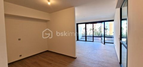 A louer STUDIO NEUF 40 M2 TERRASSE BORD DE MER BEAUSOLEIL