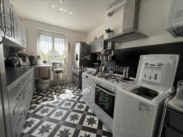 A louer APPARTEMENT T4 85 M2  LISIEUX