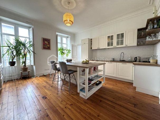 A louer APPARTEMENT DE PRESTIGE T4 140 M2  PAU