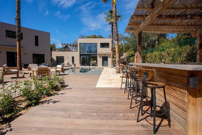 A louer MAISON  CONTEMPORAINE BORD DE MER GRIMAUD