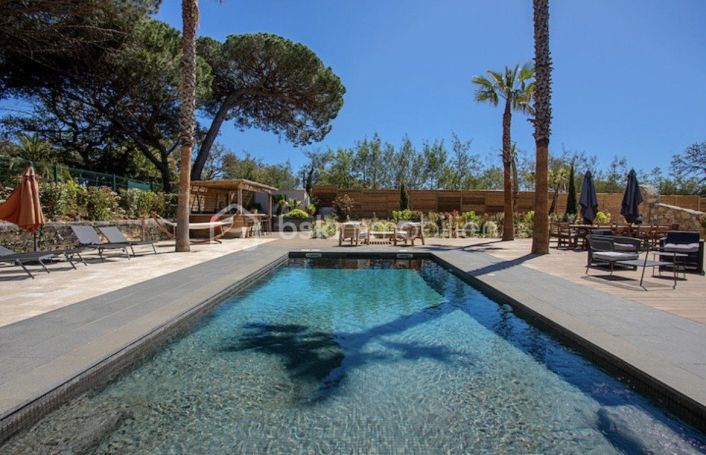A louer MAISON  CONTEMPORAINE BORD DE MER GRIMAUD