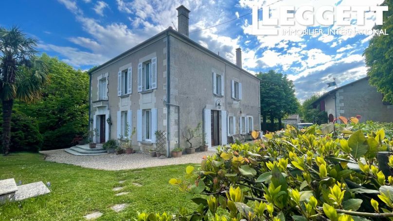A louer MAISON  DE MAîTRE  CERCOUX