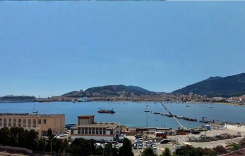 A louer APPARTEMENT T4 93 M2 BORD DE MER AJACCIO