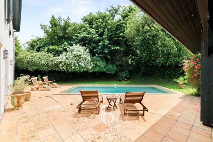 A vendre MAISON  210 M2 BORD DE MER SAINT JEAN DE LUZ