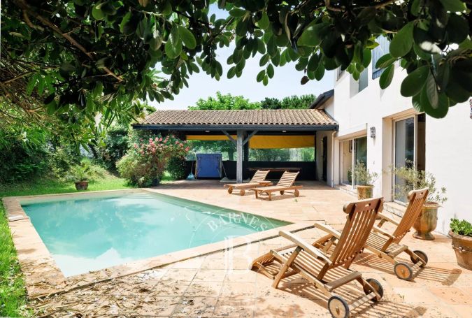A vendre MAISON  210 M2 BORD DE MER SAINT JEAN DE LUZ