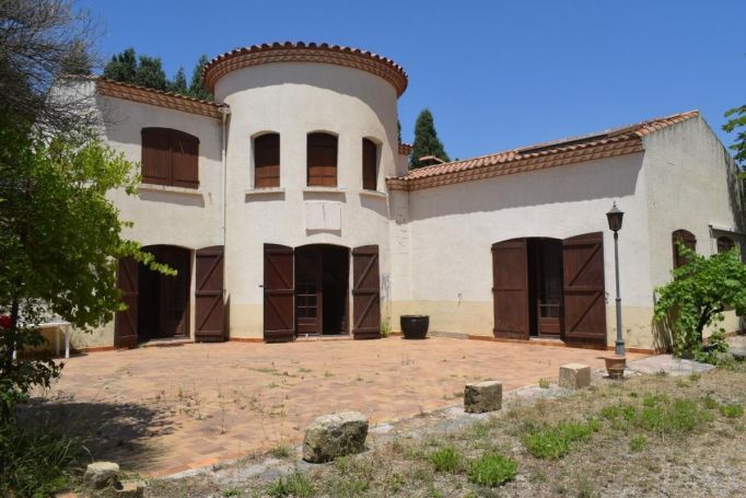 A louer MAISON  7 PIECES 185 M2 BORD DE MER MEZE