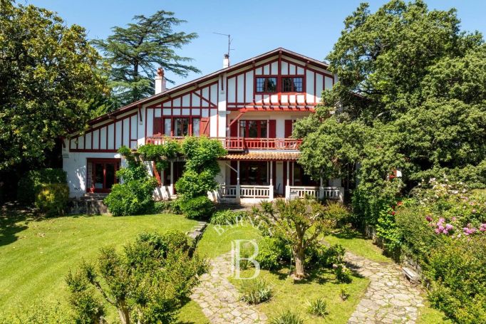 A vendre PROPRIéTé BORD DE MER SAINT JEAN DE LUZ