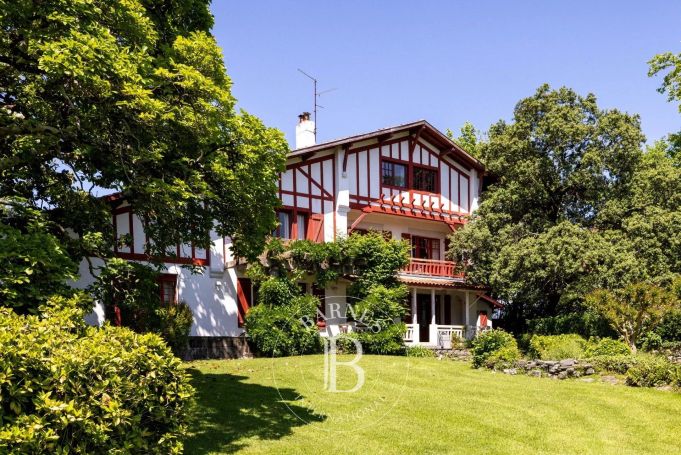 A vendre PROPRIéTé BORD DE MER SAINT JEAN DE LUZ