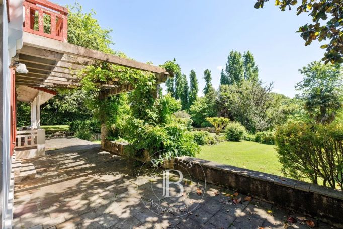 A vendre PROPRIéTé BORD DE MER SAINT JEAN DE LUZ
