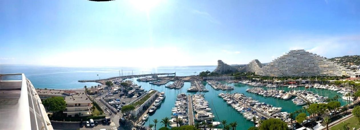 A louer APPARTEMENT DE PRESTIGE  136 M2 TERRASSE VUE MER VILLENEUVE LOUBET