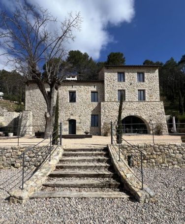 A vendre TERRAIN 94 759 M2  TOURRETTES