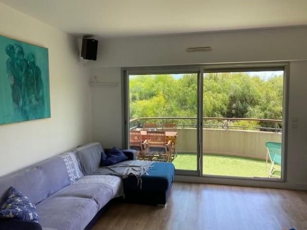 A louer APPARTEMENT DE PRESTIGE NEUF T4 82 M2 TERRASSE BORD DE MER BIOT