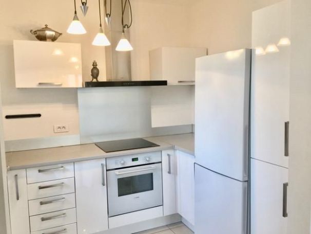 A louer APPARTEMENT DE PRESTIGE T3 TERRASSE BORD DE MER CANNES
