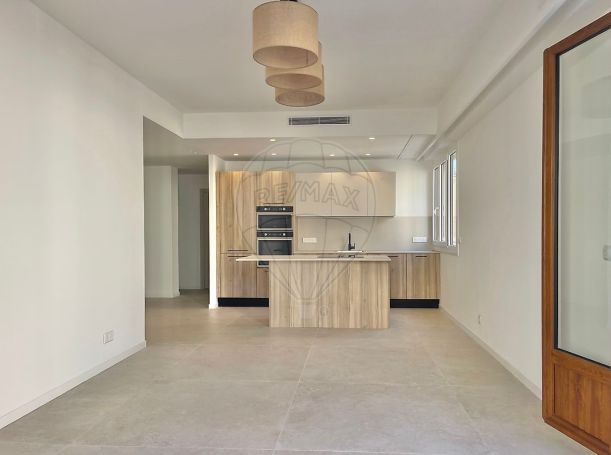 A louer APPARTEMENT T3 75 M2 TERRASSE BORD DE MER NICE