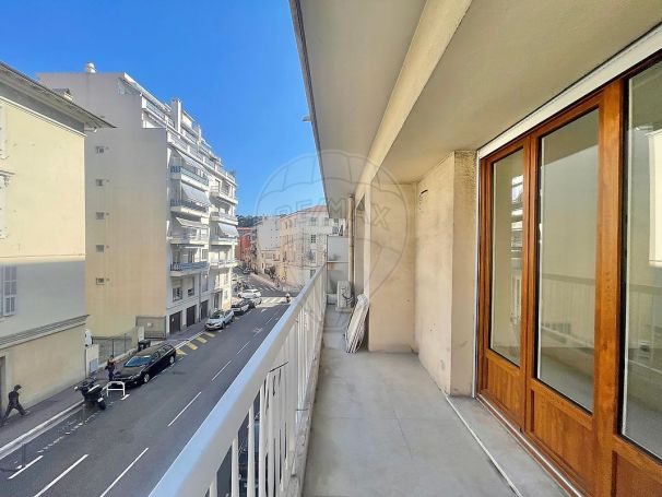 A louer APPARTEMENT T3 75 M2 TERRASSE BORD DE MER NICE