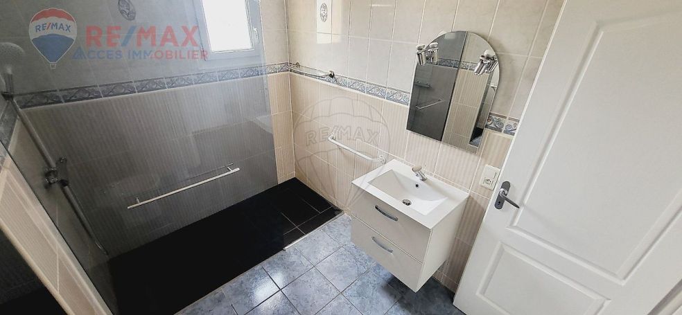 A louer MAISON  6 PIECES 203 M2  CARCASSONNE