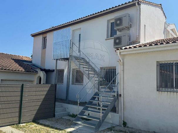 A louer APPARTEMENT T4 111 M2  MEDIS