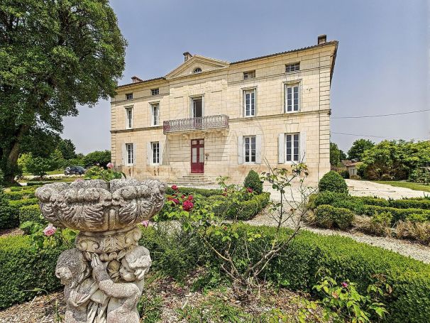 A louer MAISON  DE MAîTRE  LORIGNAC