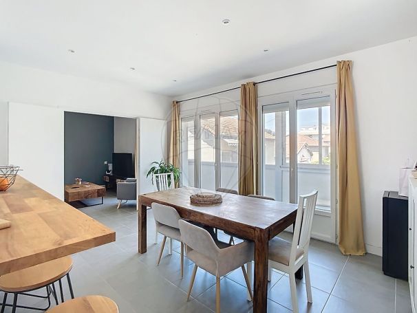 A louer APPARTEMENT T4 69 M2  NIMES