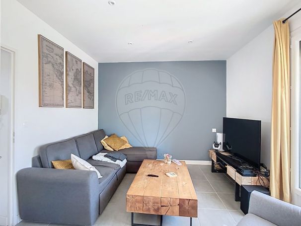 A louer APPARTEMENT T4 69 M2  NIMES