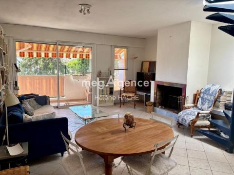 A louer APPARTEMENT T3 74 M2 TERRASSE VUE MER CAGNES SUR MER