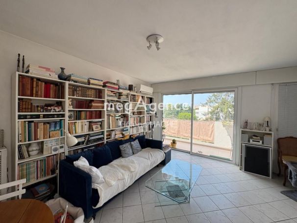 A louer APPARTEMENT T3 74 M2 TERRASSE VUE MER CAGNES SUR MER