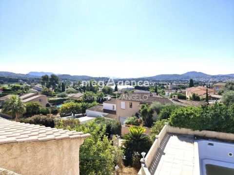 A vendre MAISON DE MAîTRE BORD DE MER SANARY SUR MER