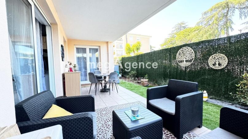 A louer APPARTEMENT T2 40 M2 TERRASSE BORD DE MER FREJUS