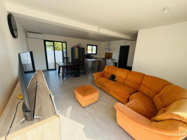 A louer MAISON  5 PIECES 110 M2  LEZIGNAN CORBIERES